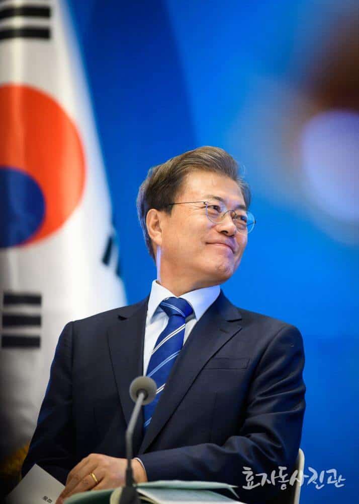 韓国大統領のボディーガードが再びイケメン化 韓国の反応 福祉政策の一環ですね わかります Kban ケイバン